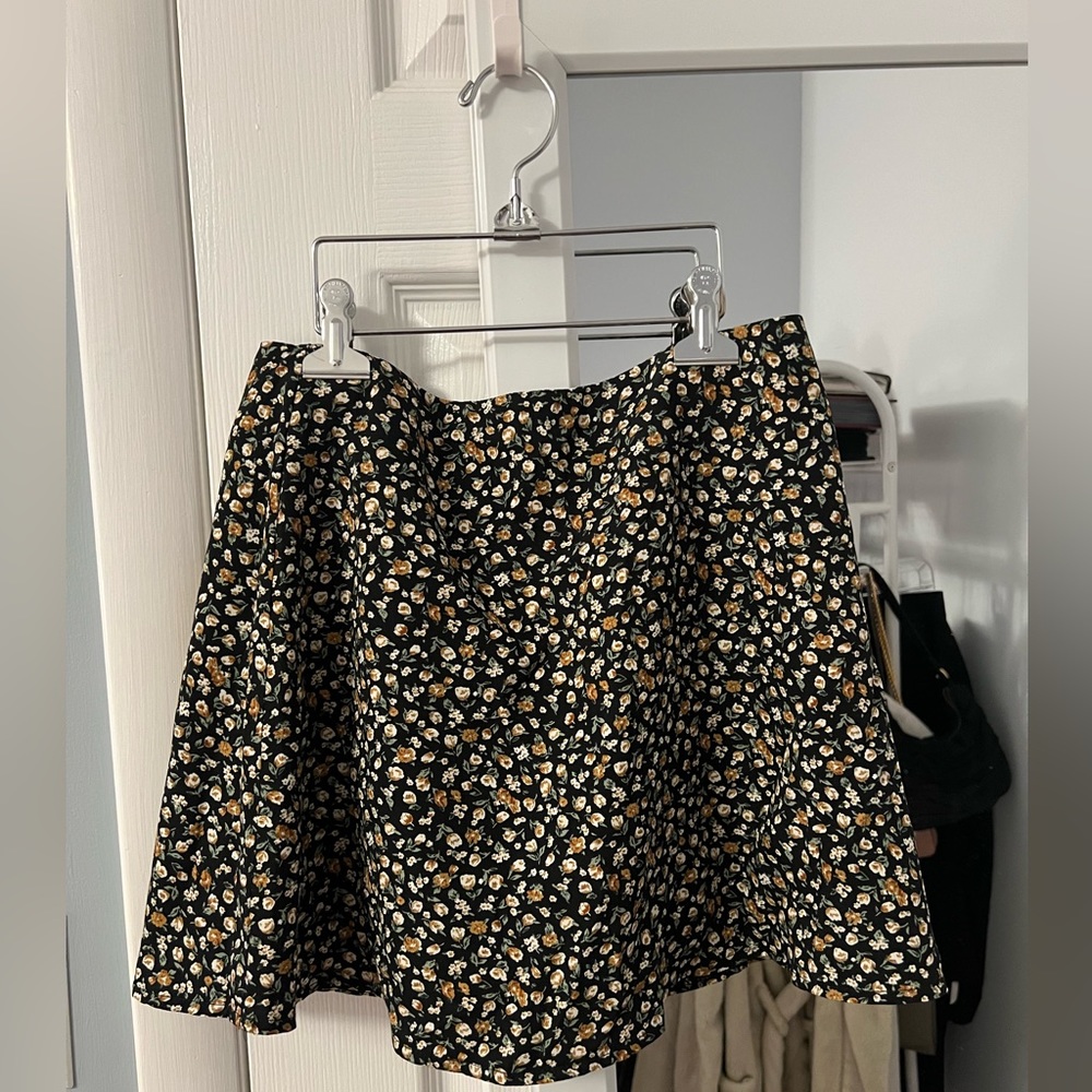 Princess Polly Maleny Mini Skirt - Size 8 - New With Tags